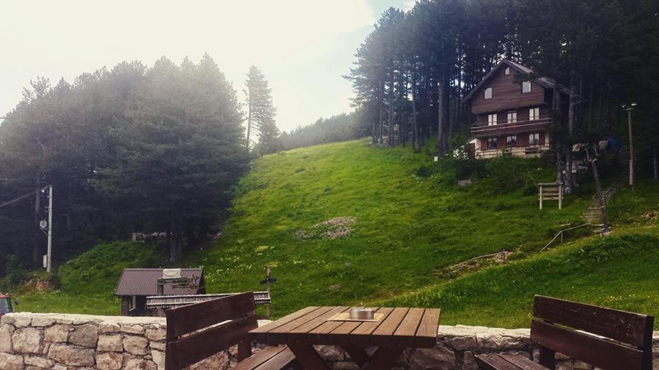 Hotel Snjezna Kuca - Nature Park Of Bosnia Herzegovina Padezina Exterior photo