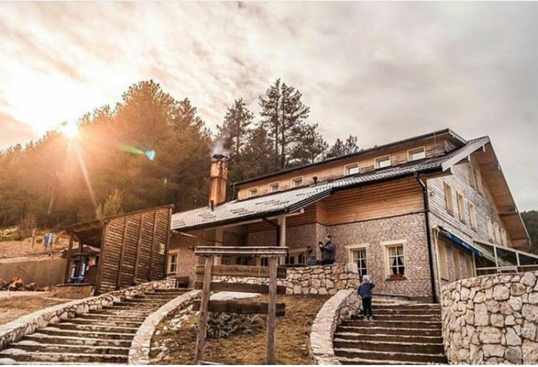 Hotel Snjezna Kuca - Nature Park Of Bosnia Herzegovina Padezina Exterior photo